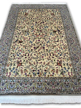 Orientteppich aus Seide-Mo1200452_BT-PT00